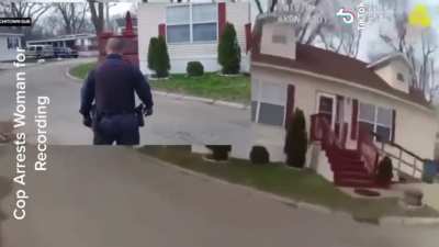 Cop freaks out over being recorded.