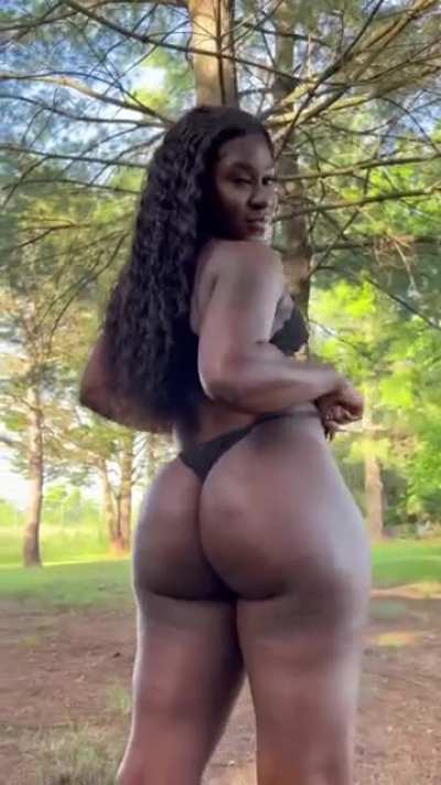 Sasha (@@sashamarie_xoxo)