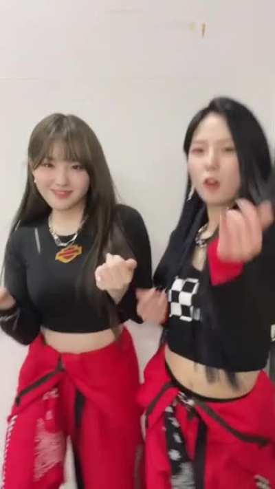 [220515] Yujin &amp;amp; Chaehyun TikTok update: #Rover 🎵