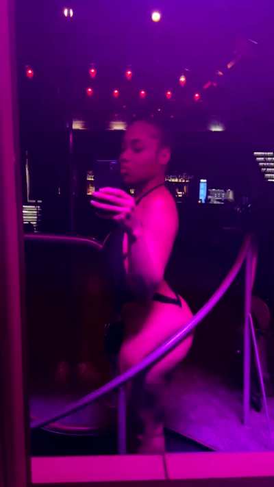 Come for the face, stay for the waist&hellip; leave for the ass