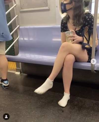 Man shouted &ldquo;Ching Chang Chong Motherfucker&rdquo; on NYC subway while an Asian lady was sitting across them.