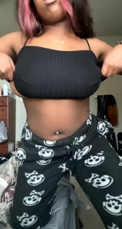 I get so wet posting nudes online