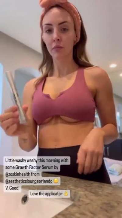 Cassie lee