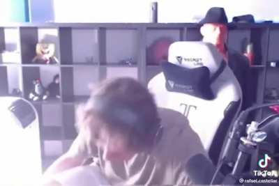 *bum*