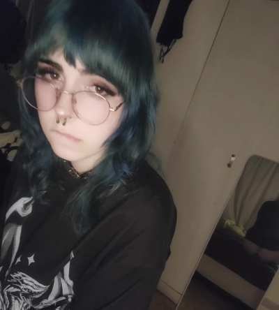 love my makeup in this video :3