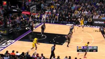 [Highlight] Patrick Beverly once again hits the 