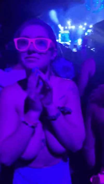 Ultra Miami 2022, if you've never tried these glasses I highly recommend!