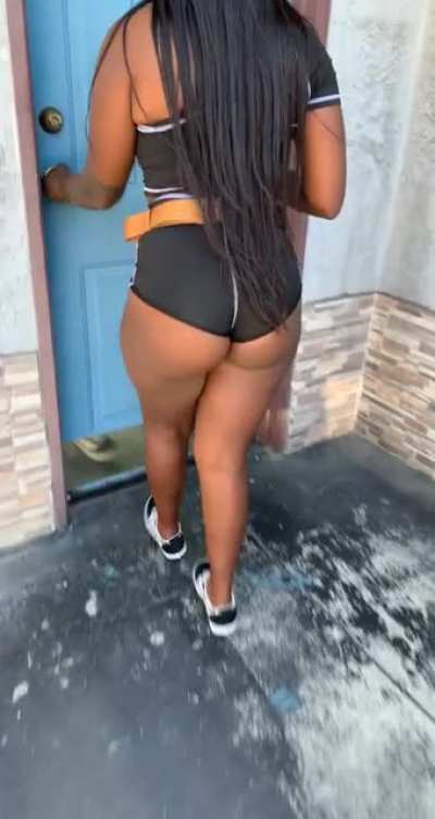Y&rsquo;all tryna see some Figueroa booty 😋😂 bbyg OF trash &amp;amp; nobody post her shit so