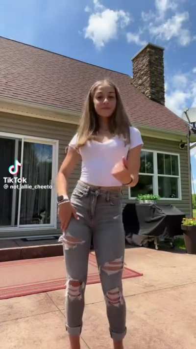 Sexy dancing Allie