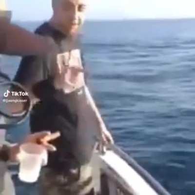 shavo falling to the water