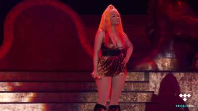 4 minutes and 7 seconds of Nip Slips (HD).