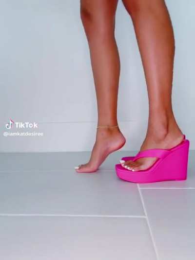 Perfect Latina Feet @iamkatdesiree