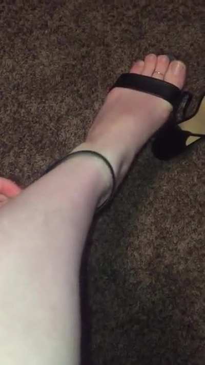 Heels are better off, don&rsquo;t you agree? 😇