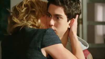 Elisabeth Shue in Behaving Badly
