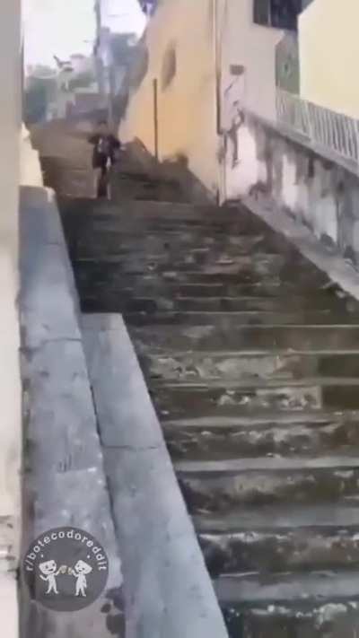 Olha o que esse moleque arranjou!