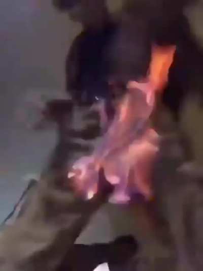DaşşAklar yanarsa ne olur oynat bakalım