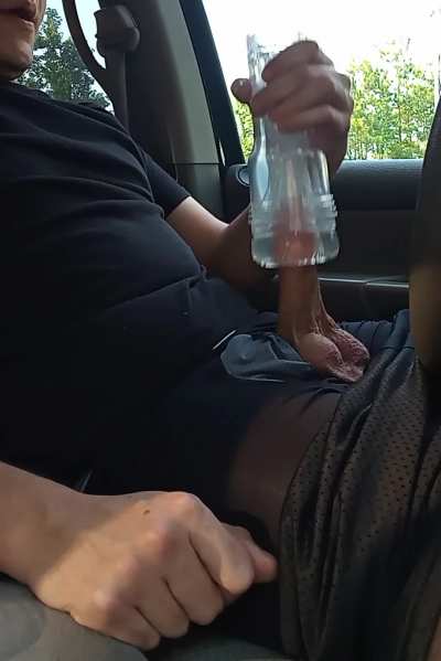 Cumming on my face in the car &eth;