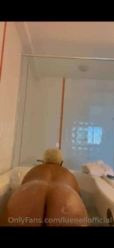 So damn sexy. Enjoy 😎
