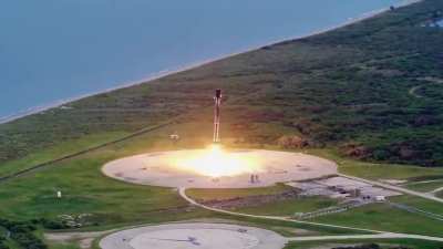 Falcon 9 first stage lands at Landing Zone 1 to complete this booster&rsquo;s fourth flight (Credit: SpaceX)