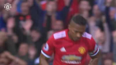 With Everton up tonight and noises about Moises running around, relive this thunder of a goal from Valencia against Everton!