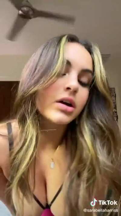 Sarabellaharriss is a goddess! 🔥