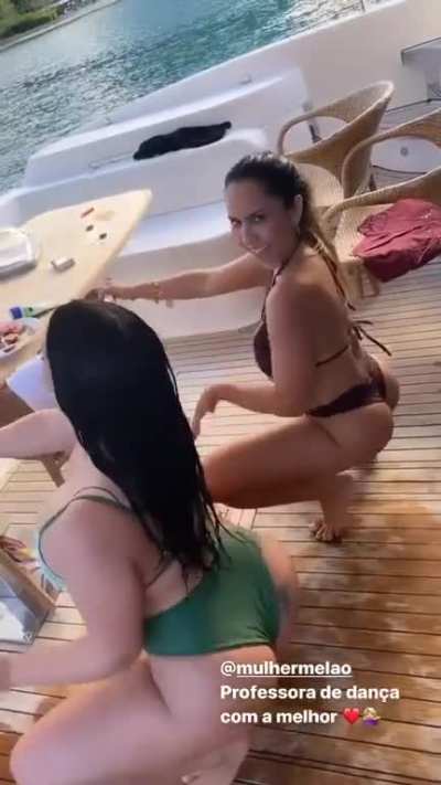 Luana Ramos e Mulher Mel&atilde;o