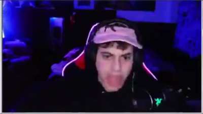 Es el primero que subo <3 espero les guste