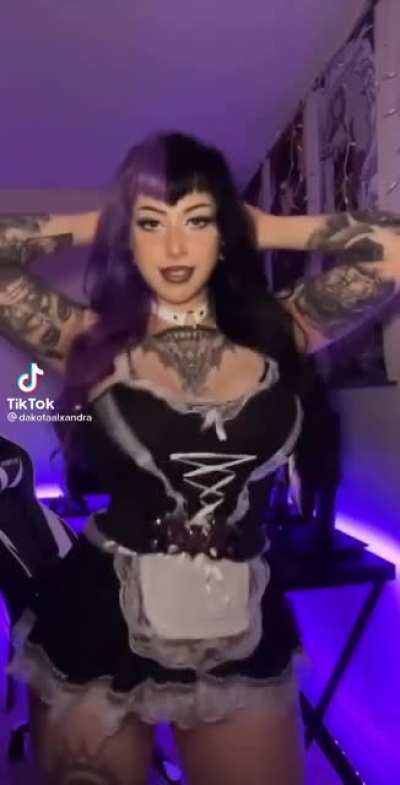 Goth Girl Makes Them Bounce🤤