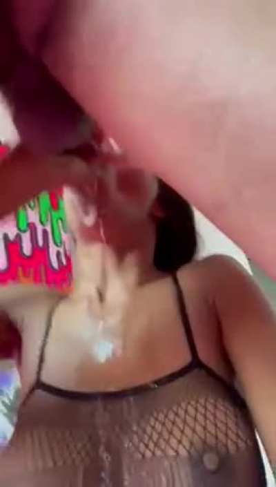 Cdrizzle800 shows her slutty soul sucking skills