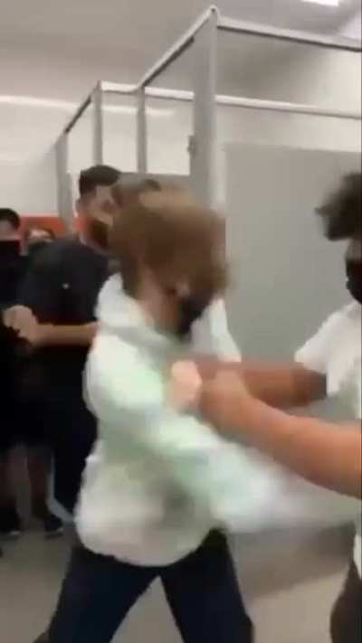 This shit was a$$, 7th grade fight, I didn&rsquo;t record this