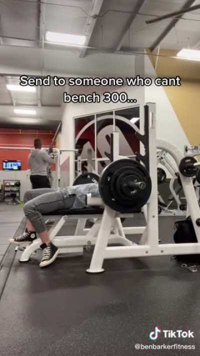 I wish my gym had this (I don&rsquo;t have a spotter)
