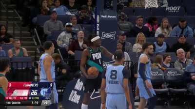 [Highlight] Grant blocks the lob then brushes off the slap down and dunks it for the and-1