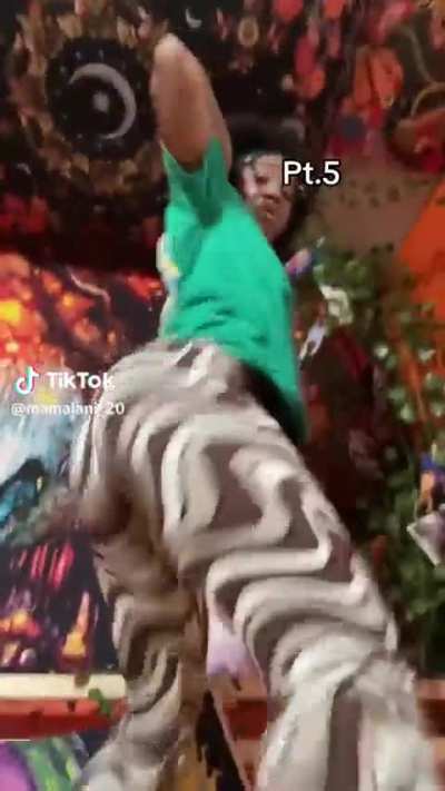 😋