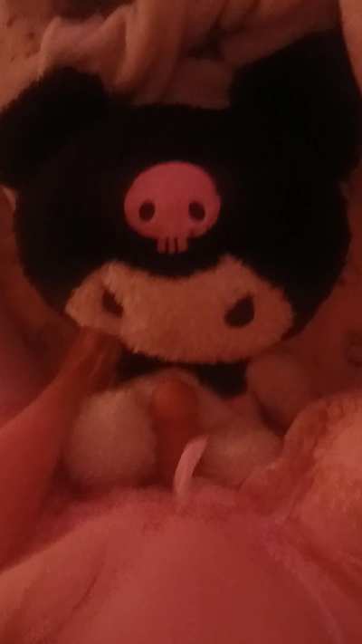 Playing with my favorite little Kuromi &amp;gt;~&amp;lt;