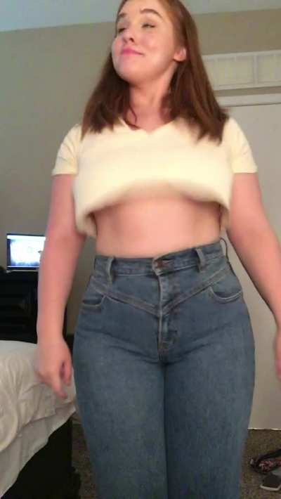 It&rsquo;s hard to wear crop tops with big boobs. Good thing shirts are overrated 😉
