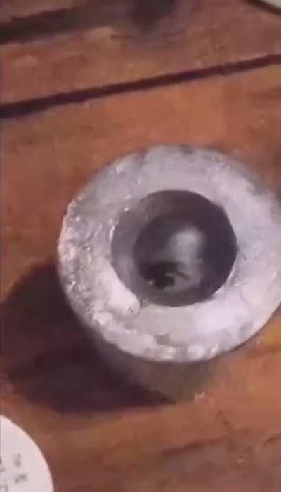 Radioactive mold