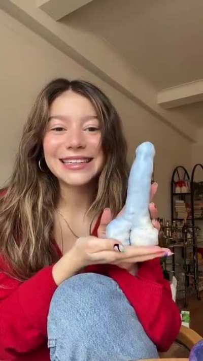 Genevieve Hannelius made a dick.