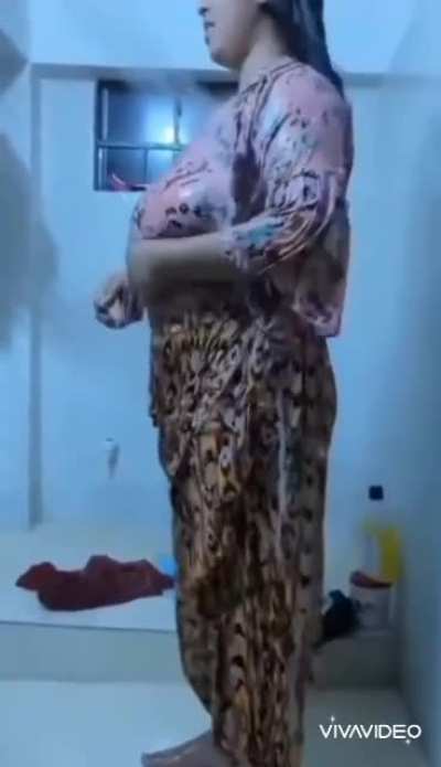 Desi Ass boobs