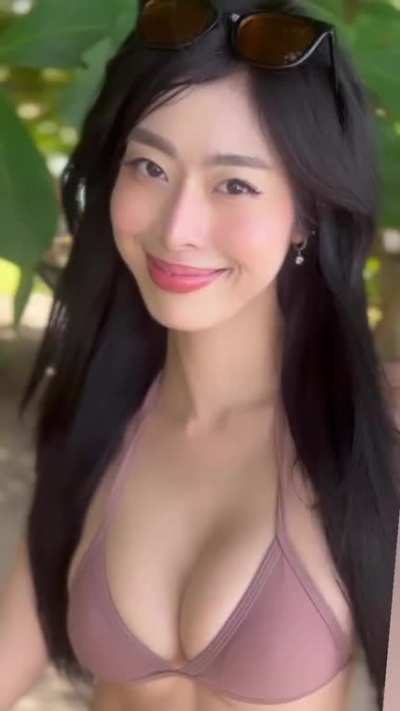 Essy Lee