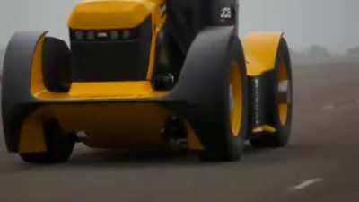 JCB Fastrac 8000 - британский гоночный трактор, способный разогнаться до 250 км/ч.