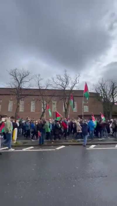 Enormous crowds in Belfast, united in a march to the U.S. Consulate, echoing the sentiment: "Palestine will be free!!"