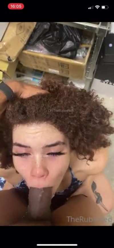 👀
