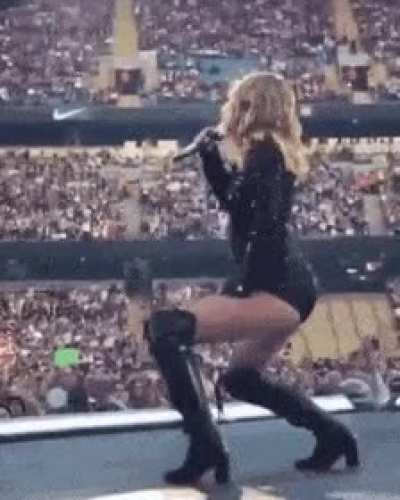 She knows how to move it