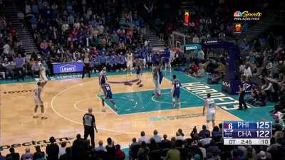 [Highlight] Oubre lays it up over Embiid