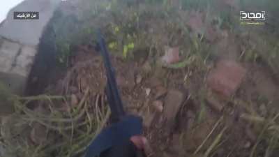High Quality footage of Jabhat al Nusra attacking the "Brick Factory" south of Idlib city. 26th of April, 2015