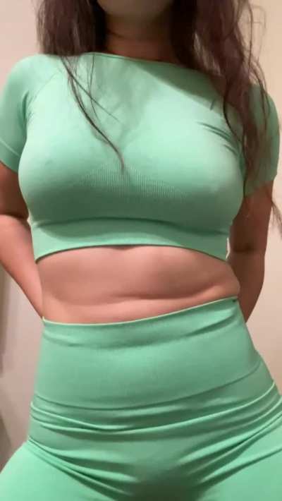 I got this new gym outfit!