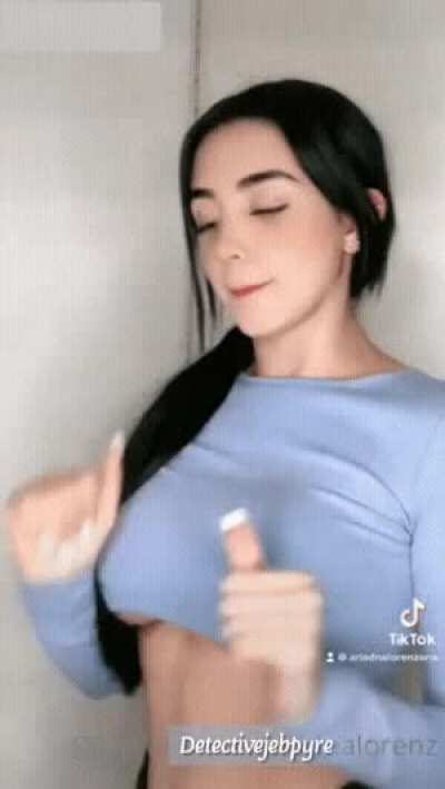 Hottest boobies on the Internet. 😋