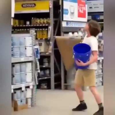 O cara t&aacute; pedindo pra apanhar s&oacute; pode kkkkkkkk