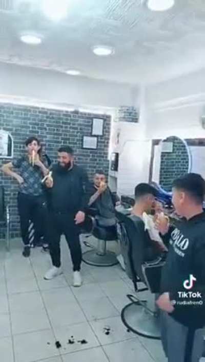 Syrian Refugees in Turkey mock Turks by eating bananas because Turkish people can not afford to buy babanas