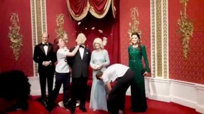Just Stop Oil cakes The King